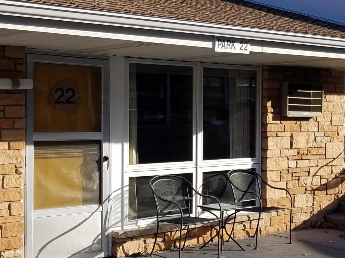 Black Hawk Motel Wisconsin Dells Exterior foto